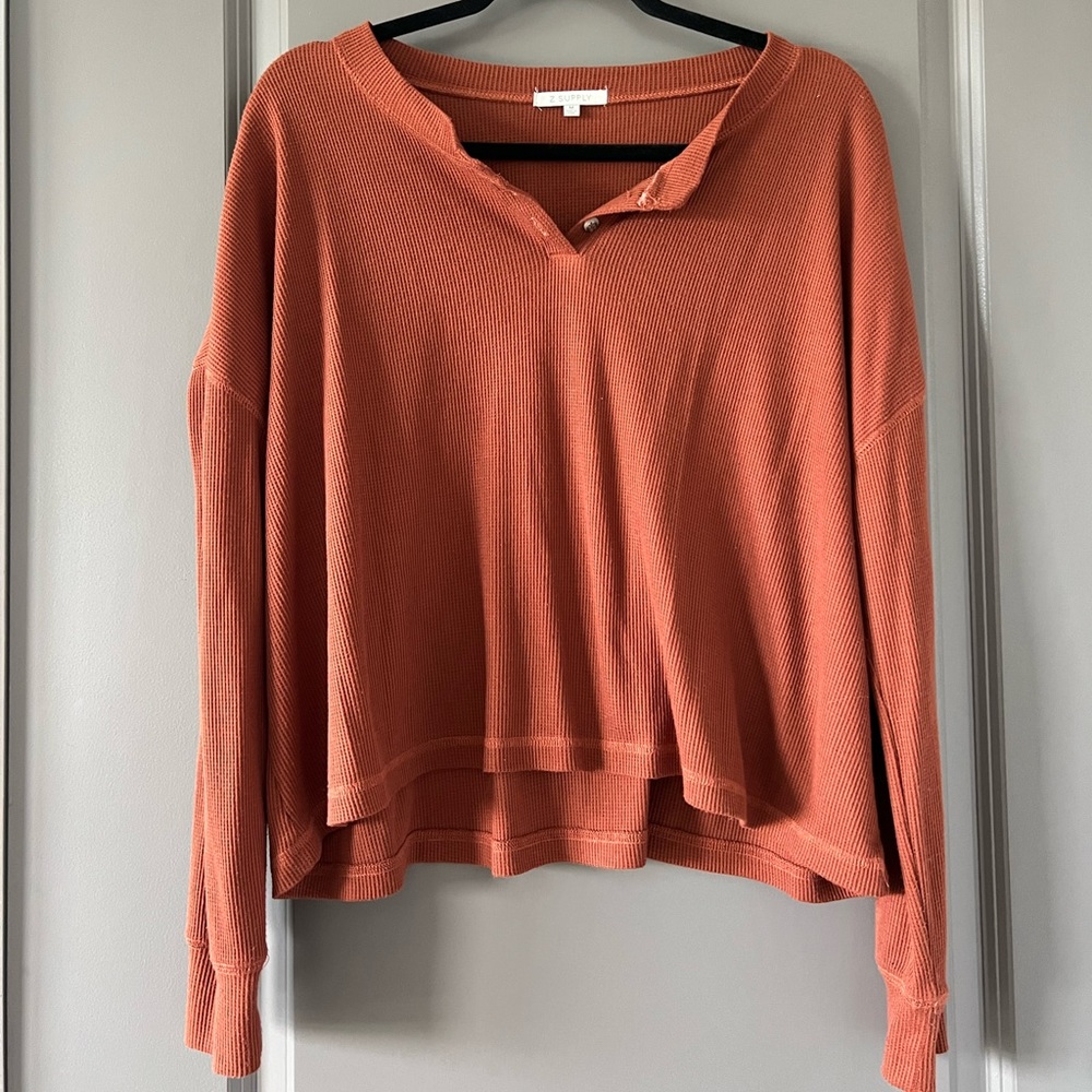 z supply henry oversized crop! Pretty burnt orange color, barely worn